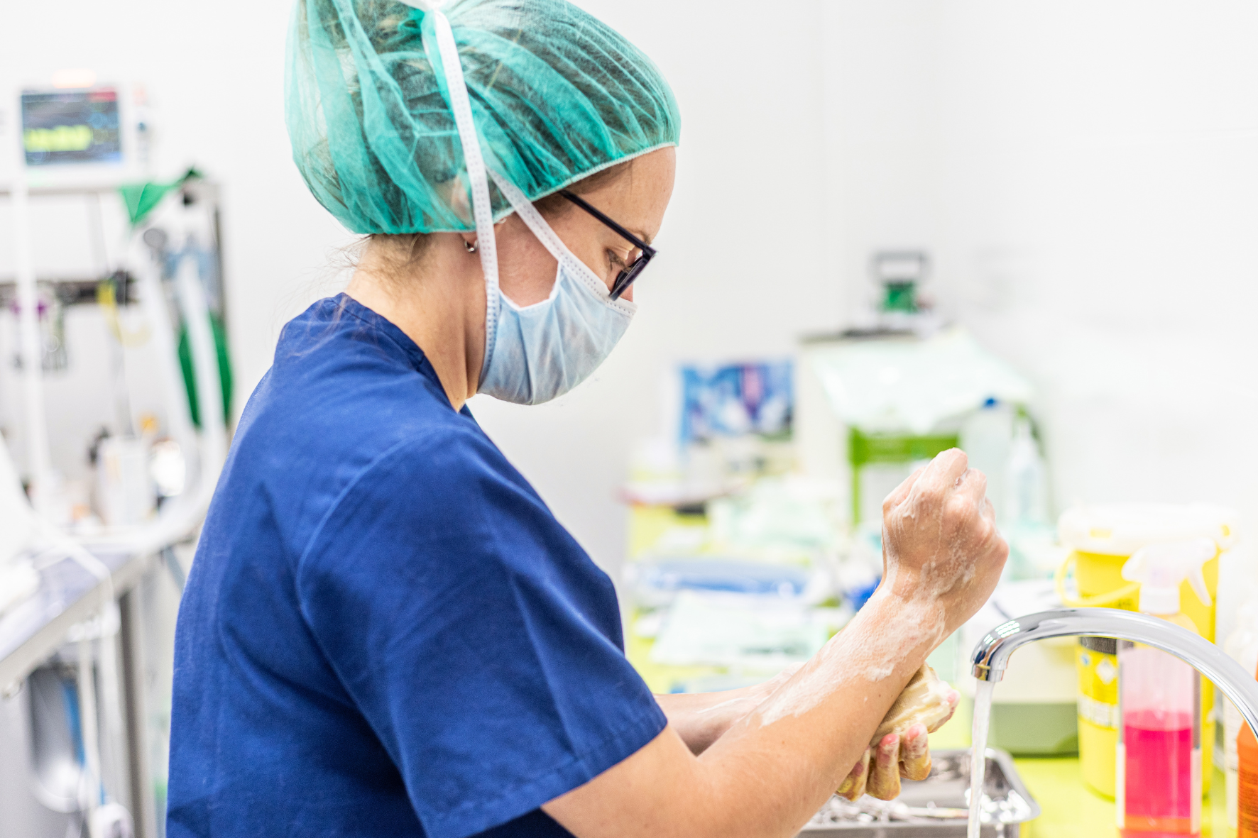 PREVENCIÓN Y CONTROL DE IAAS  PARA TENS